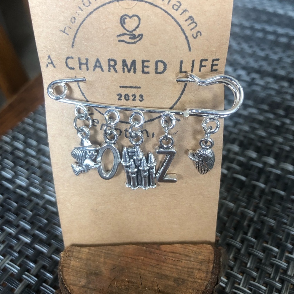NWT, Handmade by A Charmed Life. The Wicked Witches Castle, Witch & Corn 🌽